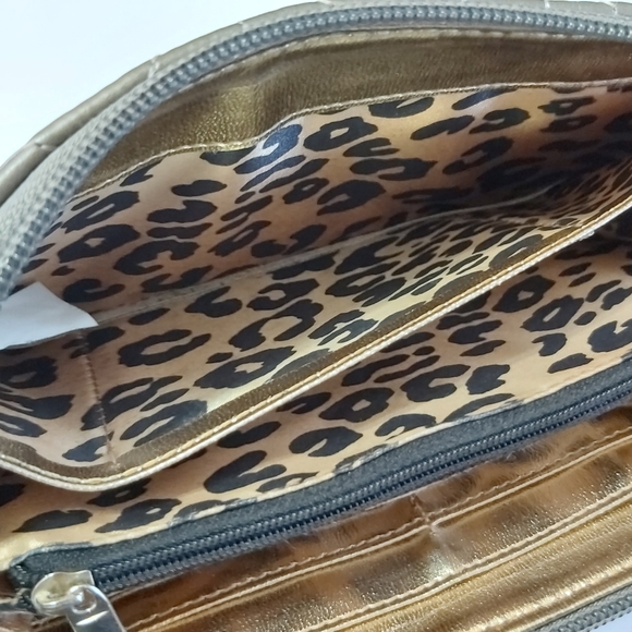 Steve Madden Saddle Quilted Wallet - Picture 10 of 16